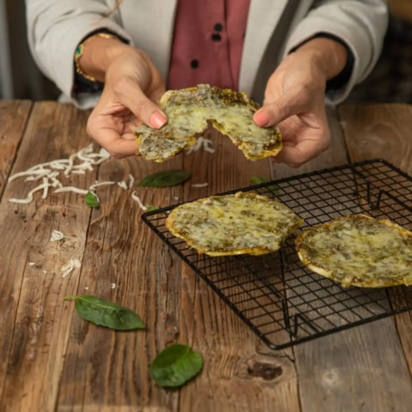 كيتو مناقيش الجبن و الزعتر الخالي من الجلوتين