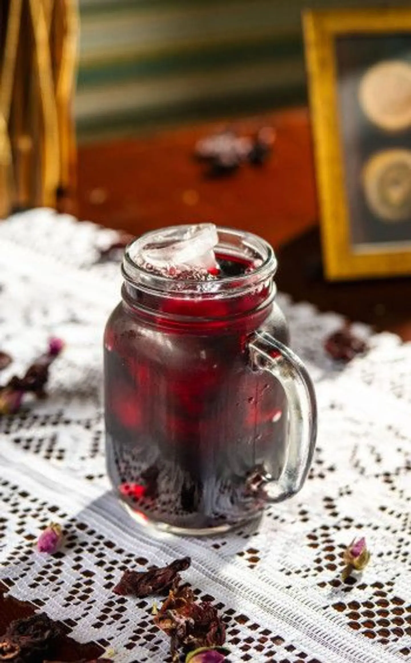 كركديه مع ورد