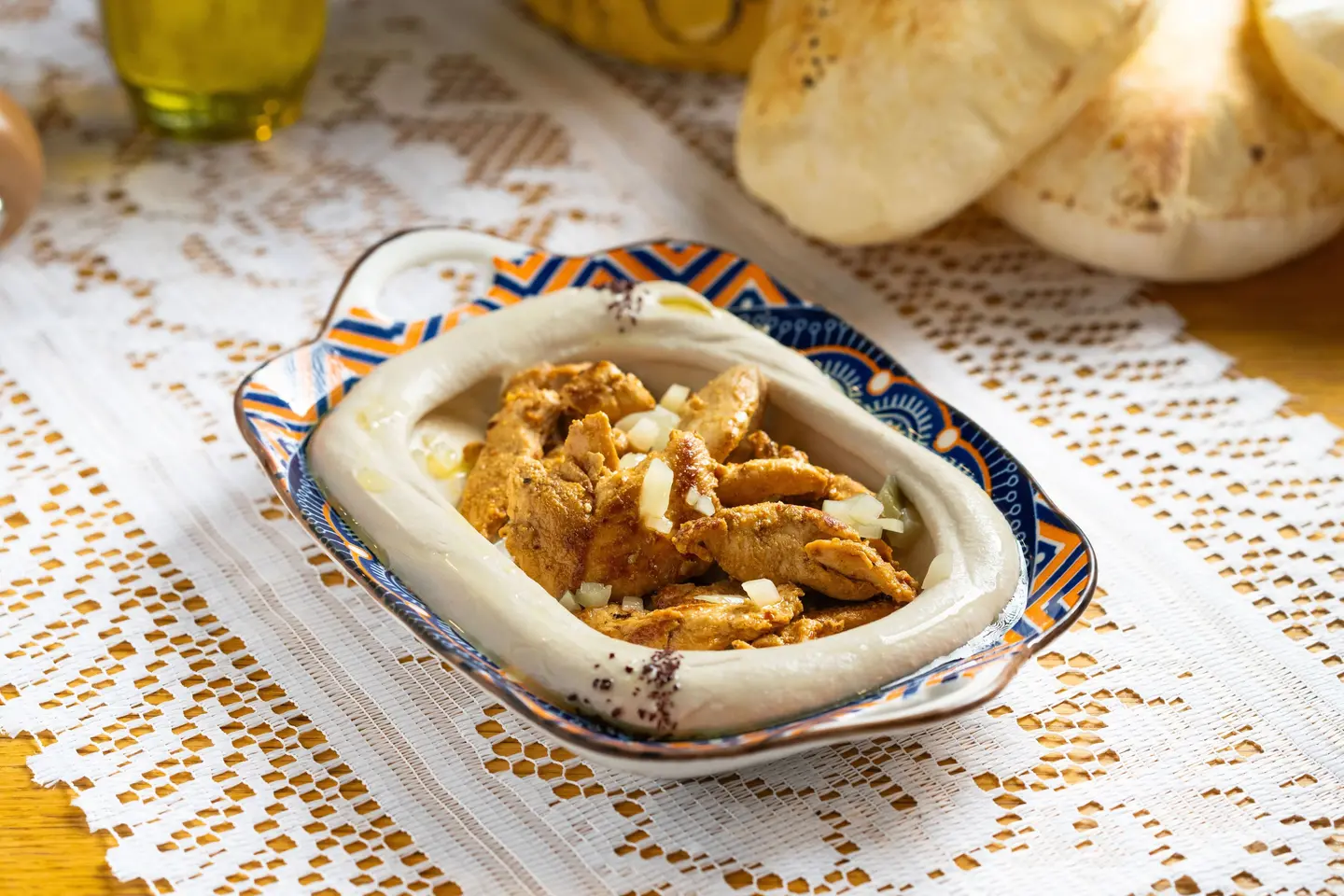 شاورما مع الحمص