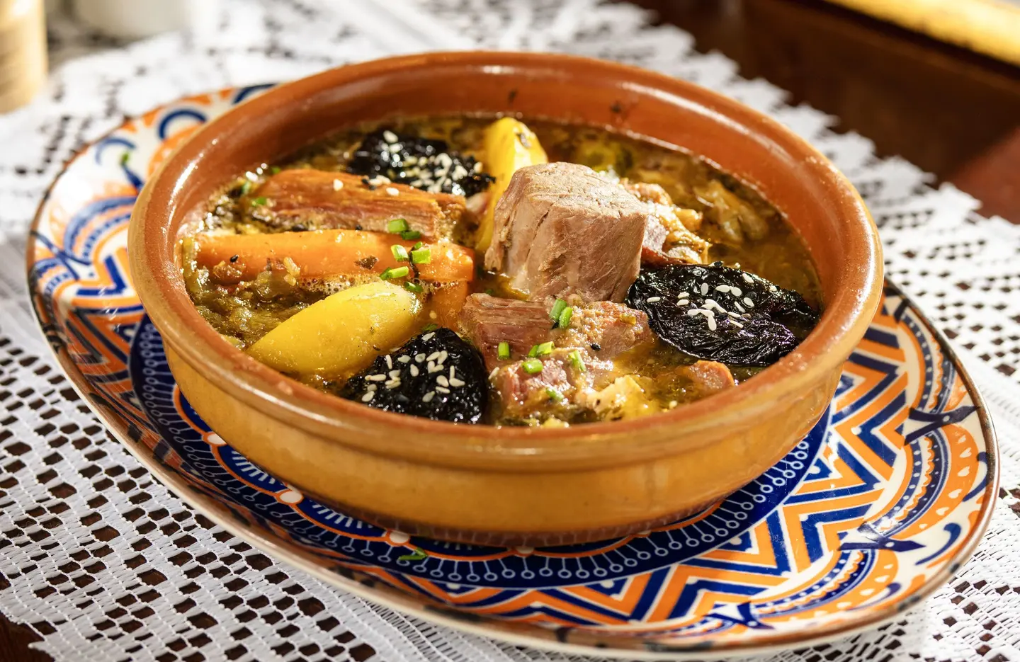 طاجين لحم بالفخارة (بركوك)