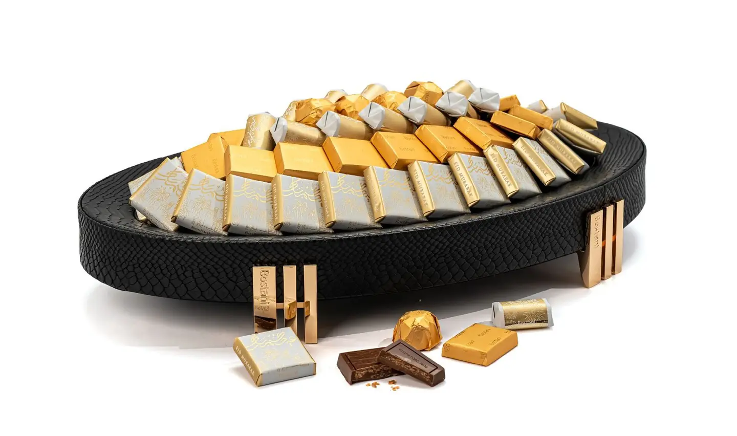 صينية عيدكم مبارك أسود بيضاوية صغيرة بقواعد