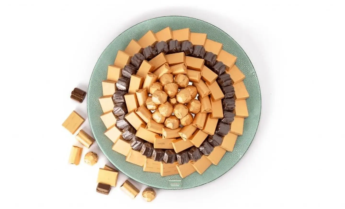 Tiffany Round Leather Chocolate Tray – 1250g