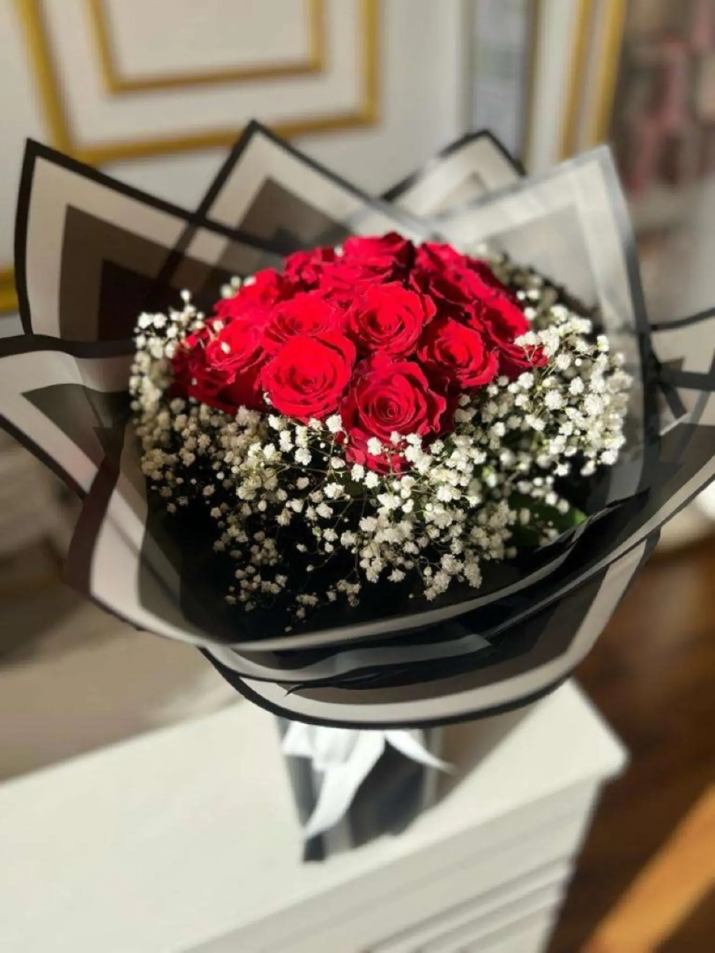 باقة ورد واقفه احمر