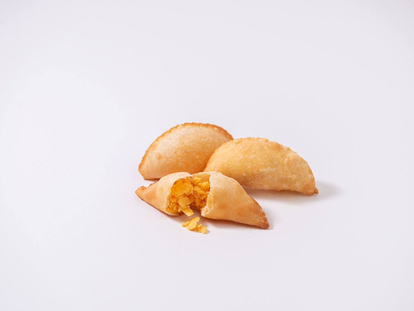 سمبوسة بالجبنة شدر