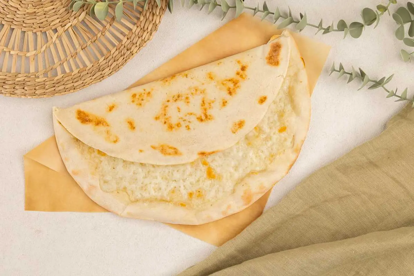 مناقيش جبنة العكاوي
