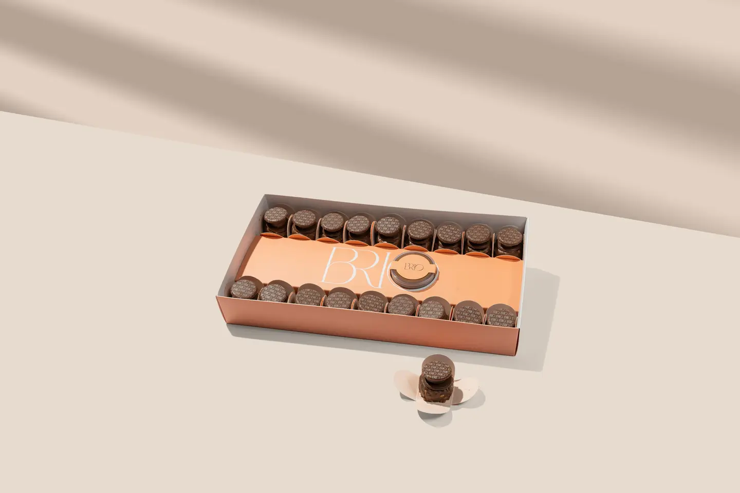 بوكس ميني تشكولت كيك 18 حبة