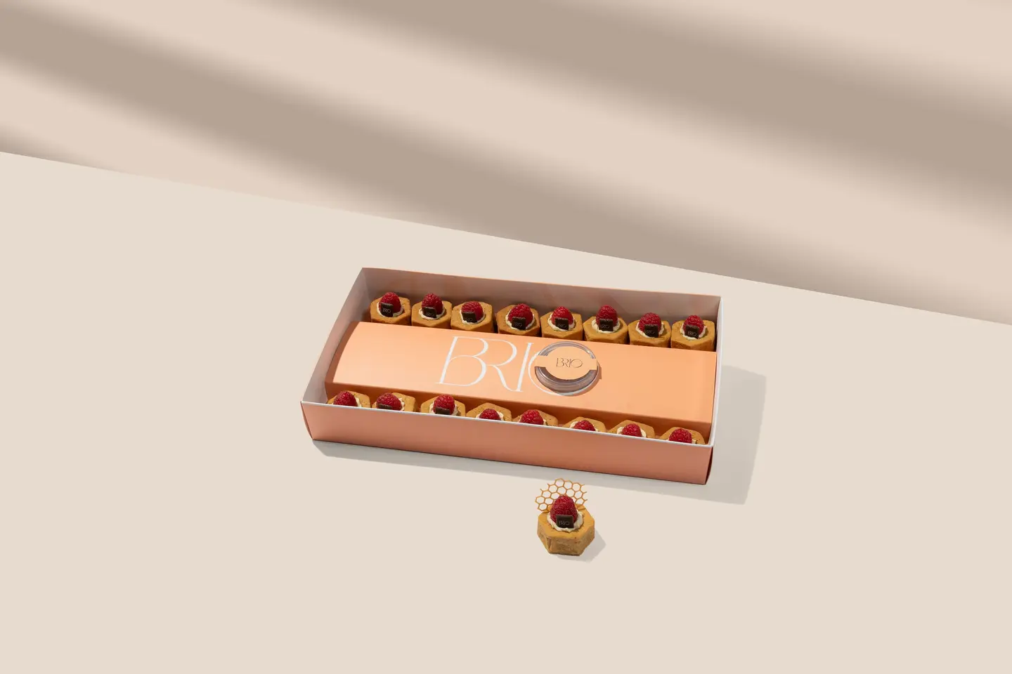 بوكس تارت كيك العسل16 قطعة