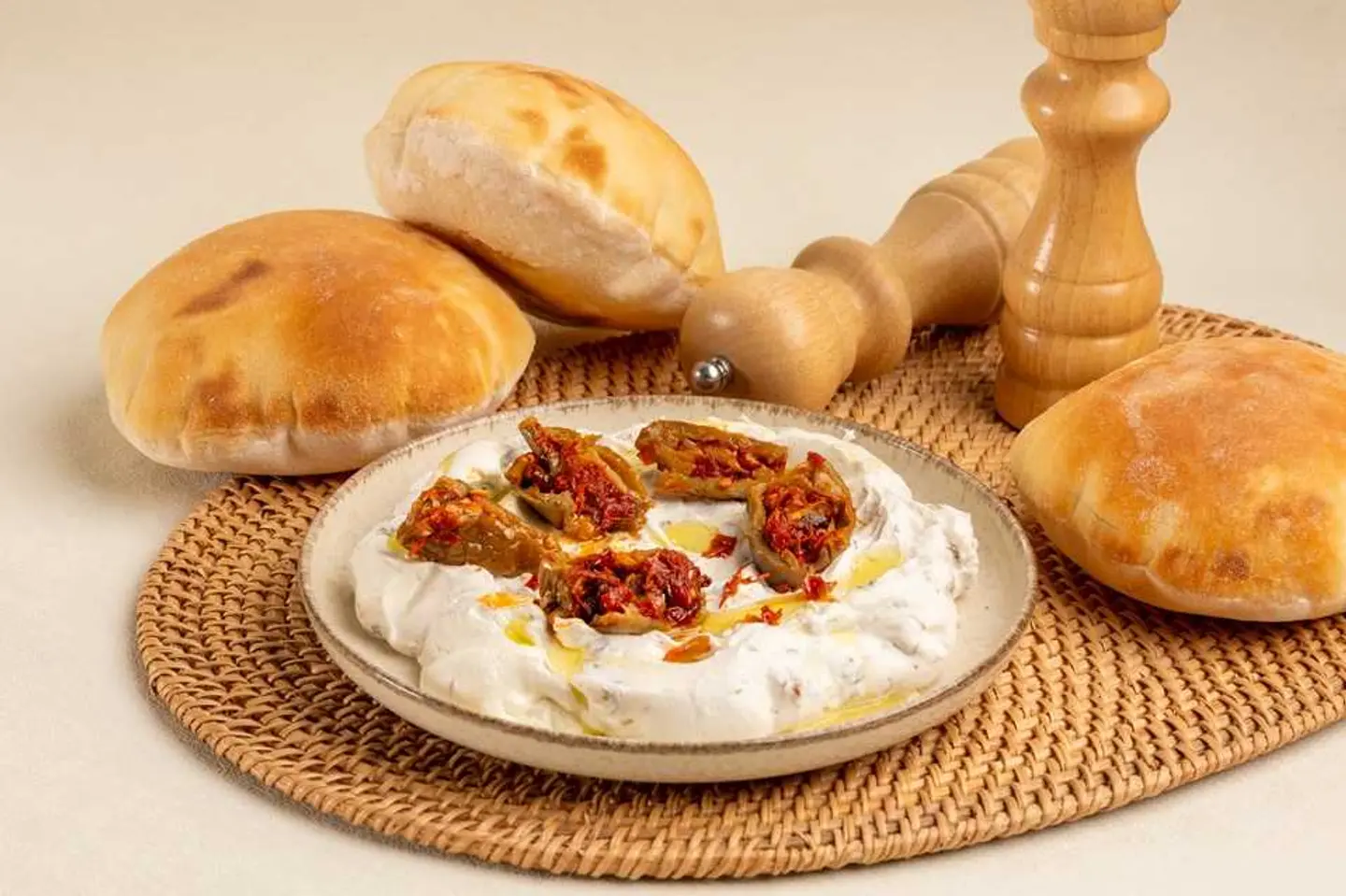 لبنة مكدوس