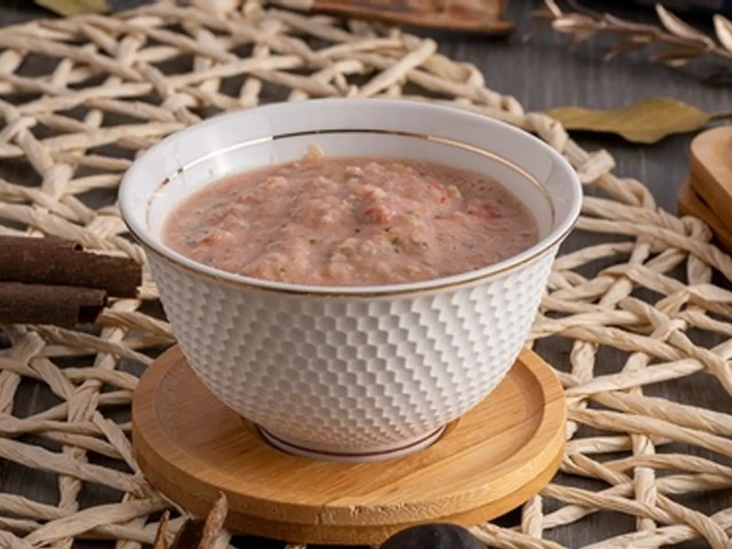 سلطة حمراء بالجبنة