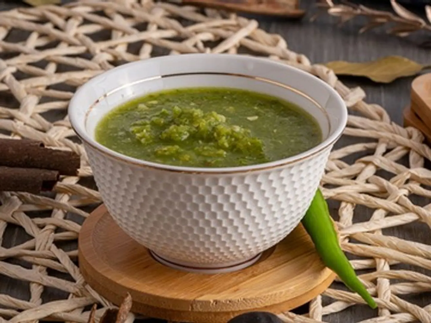 سلطة خضراء حارة