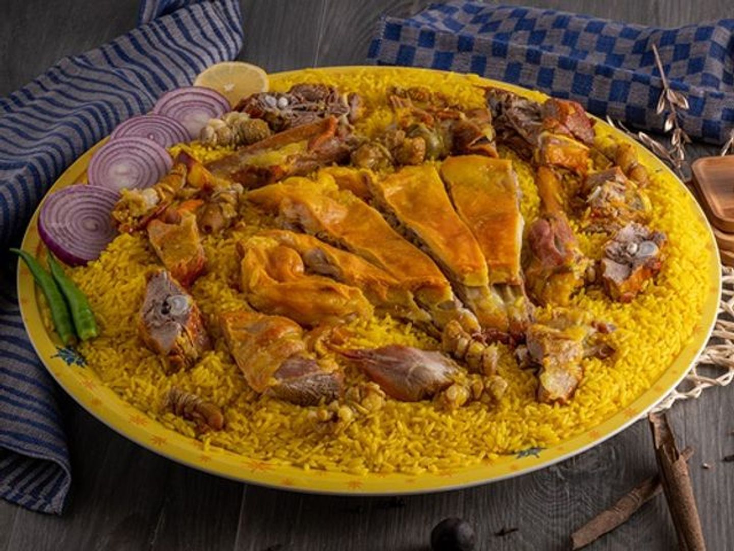 اربعة نفر لحم مندي