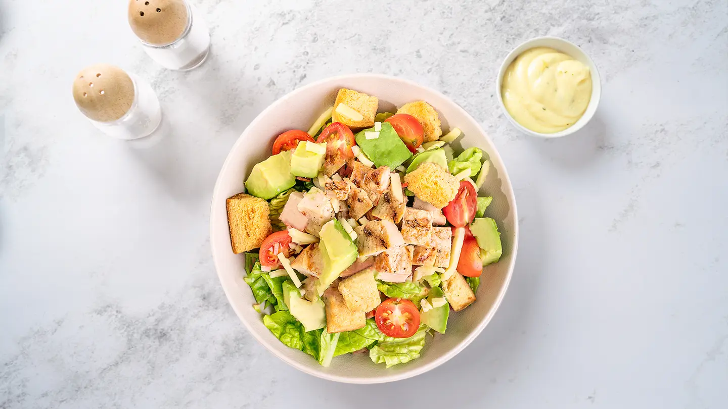 سلطة سيزر بالدجاج