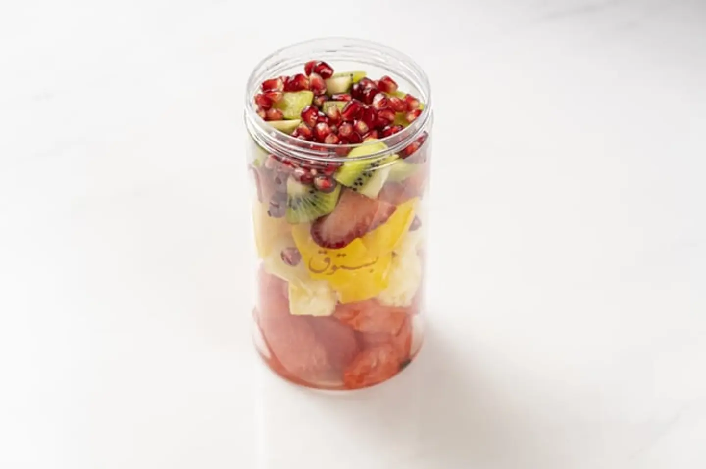 سلطة فواكه وسط