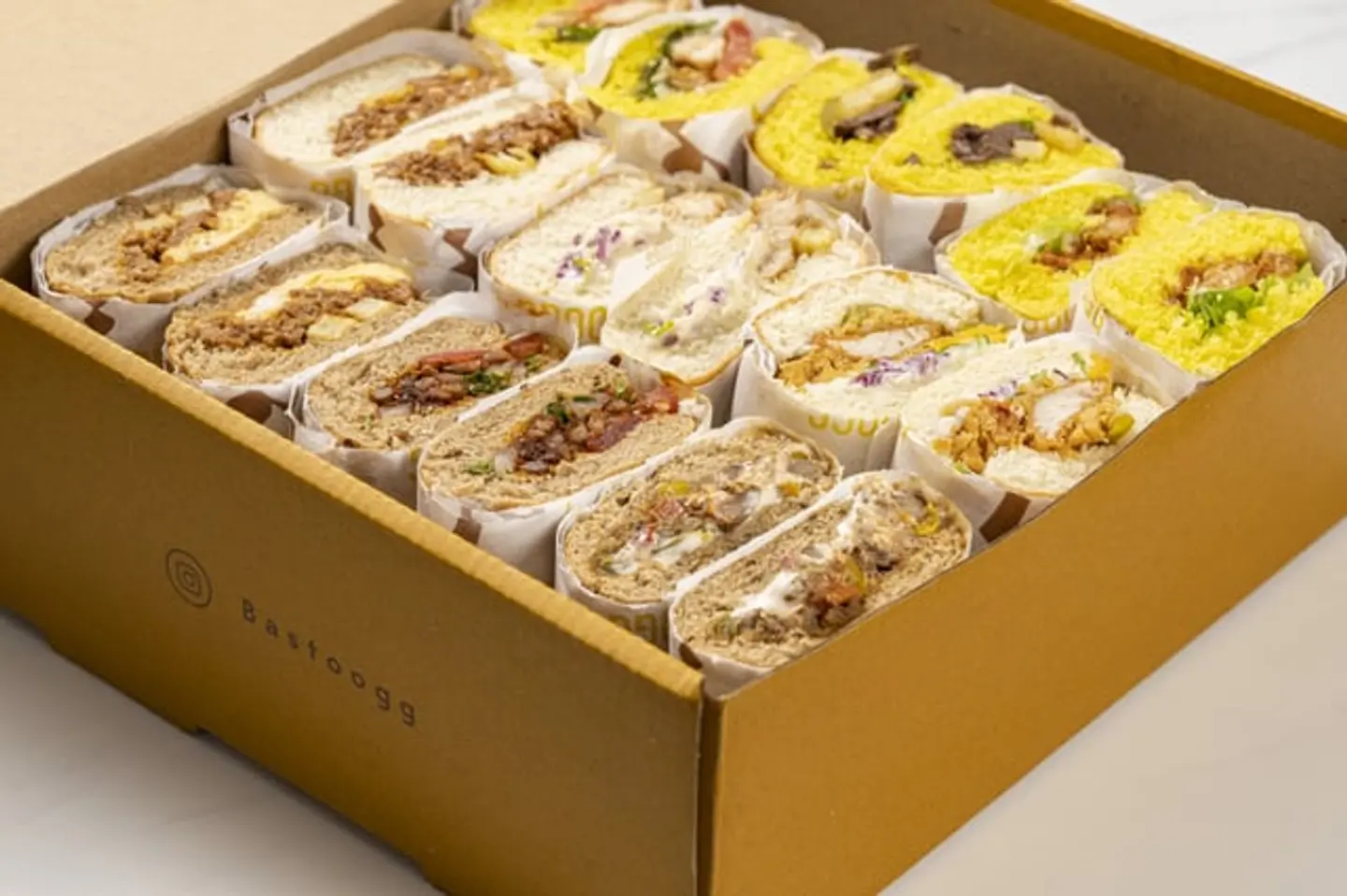 صندوق بستوق 18 قطعة لحوم ودجاج