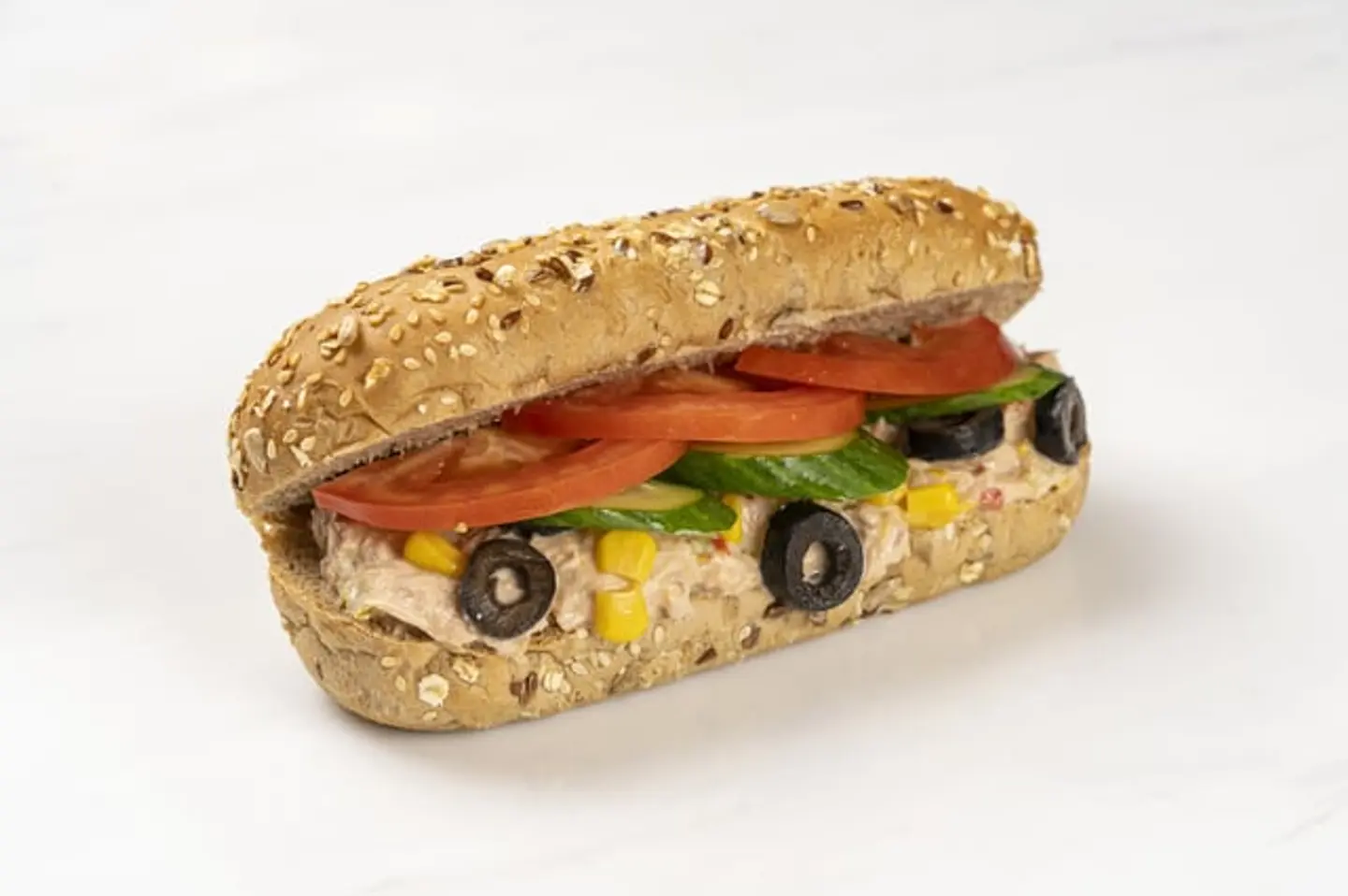 تونة مع الذرة و الزيتون