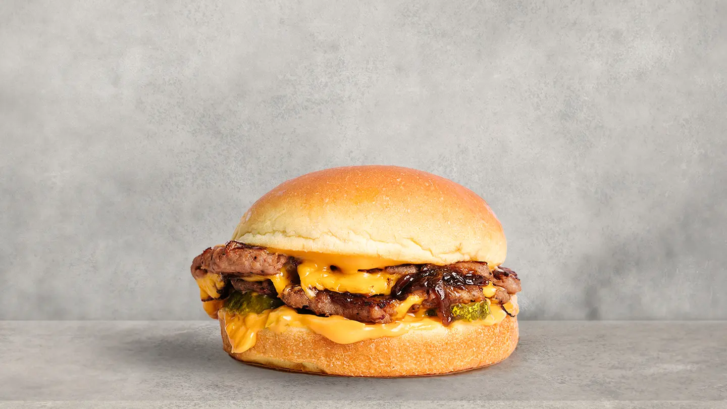 برغر بالجبنة