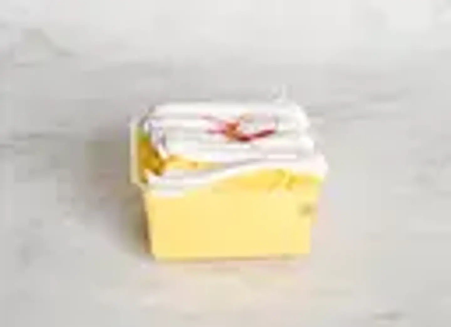 Mini Saffron Cake