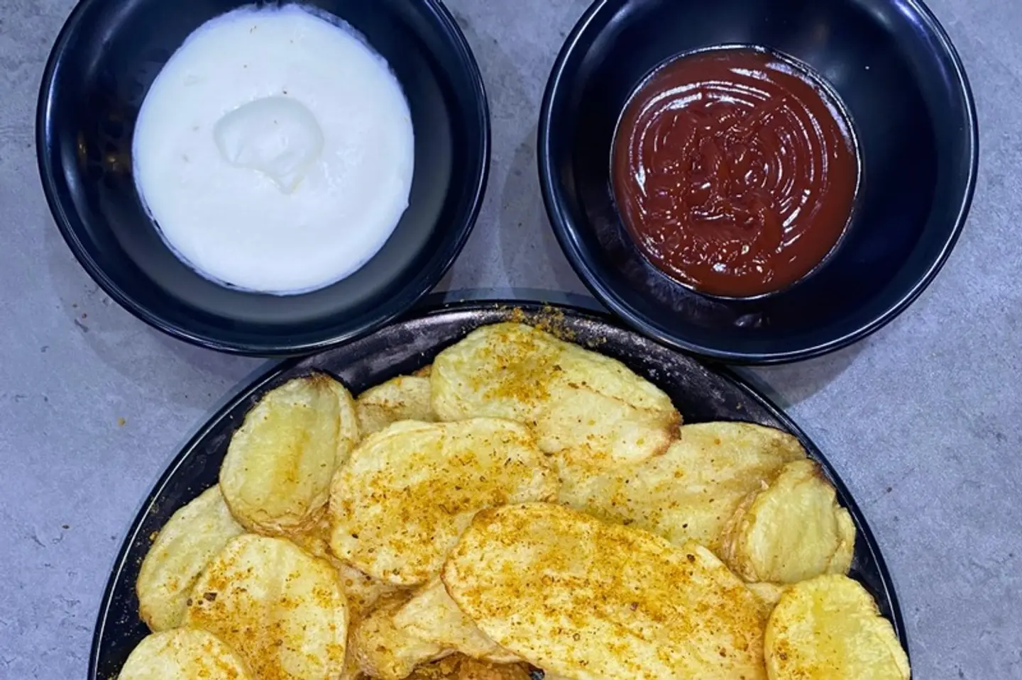 صحن بطاطس كبير