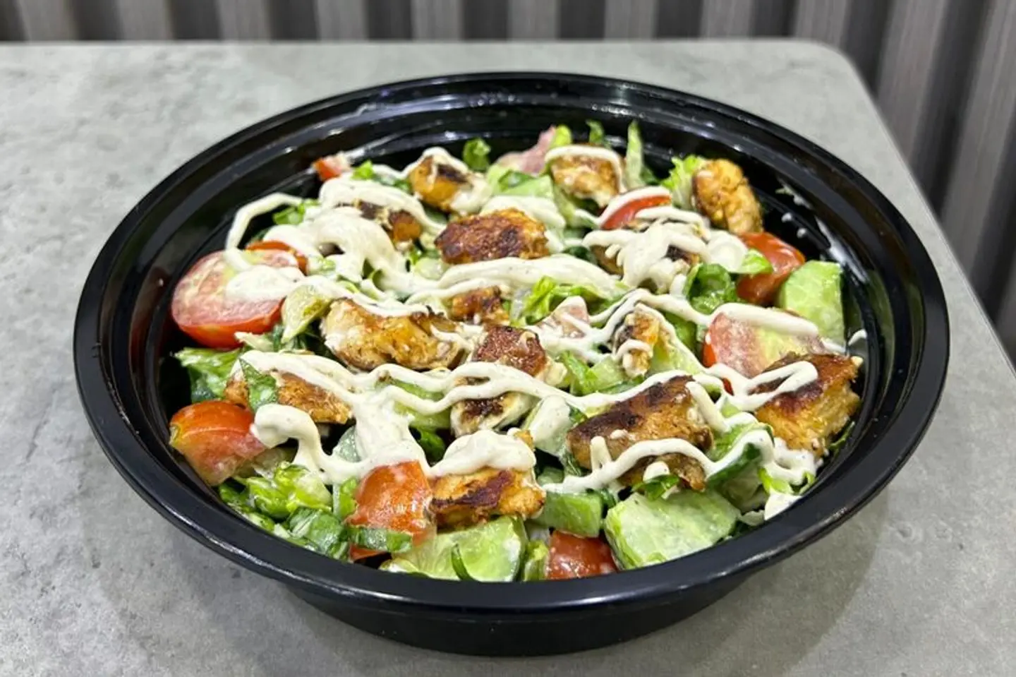 سلطة سيزر دجاج