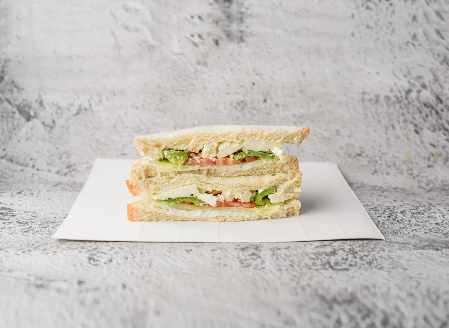 كلوب ساندوتش جبنة