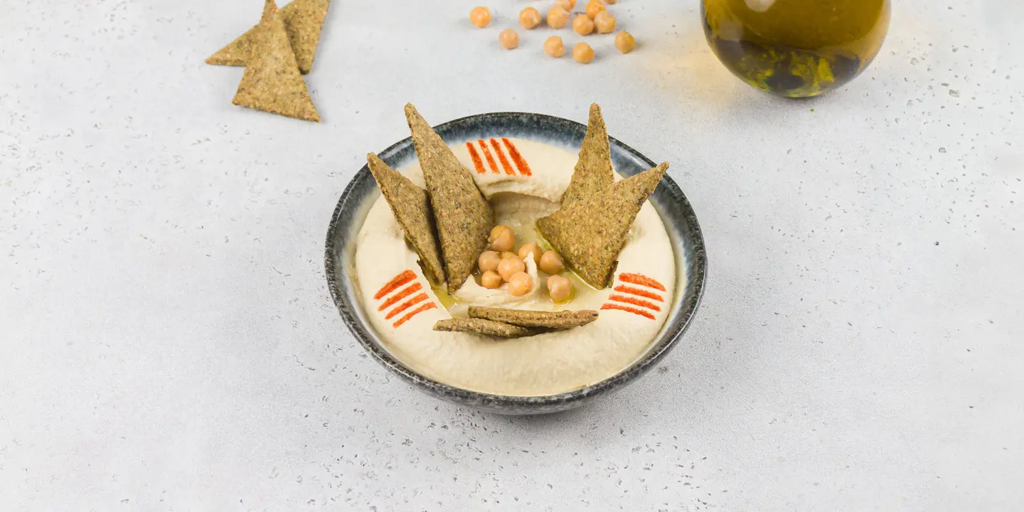 Zaatar Crackers With Hummus