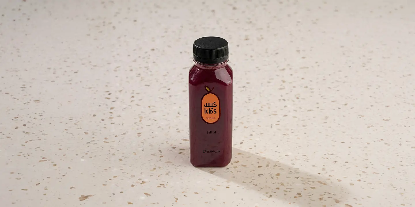 عصير المزيج الأحمر