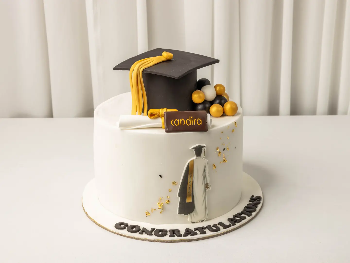 Graduation Cake White Chocolate