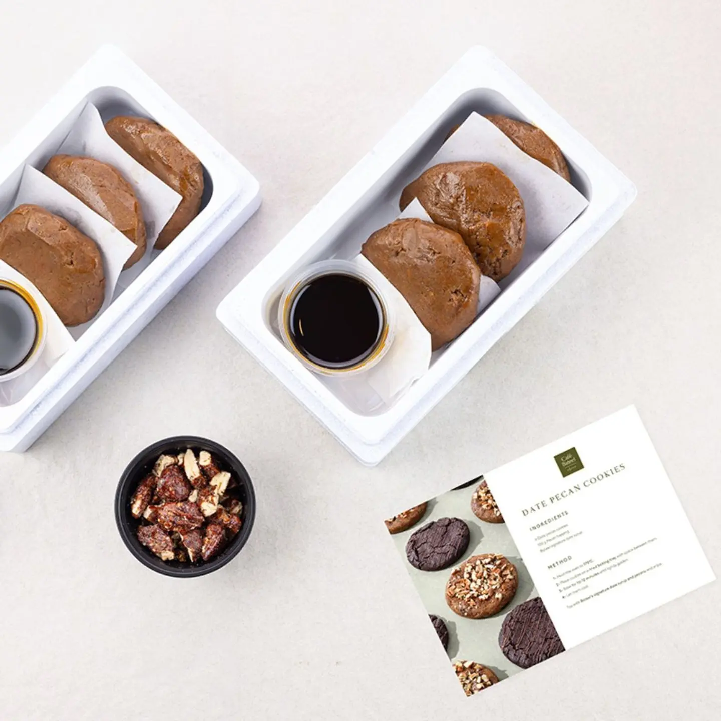 خبز الكوكيز في المنزل-٦ قطع كوكيز بالتمر والبقان