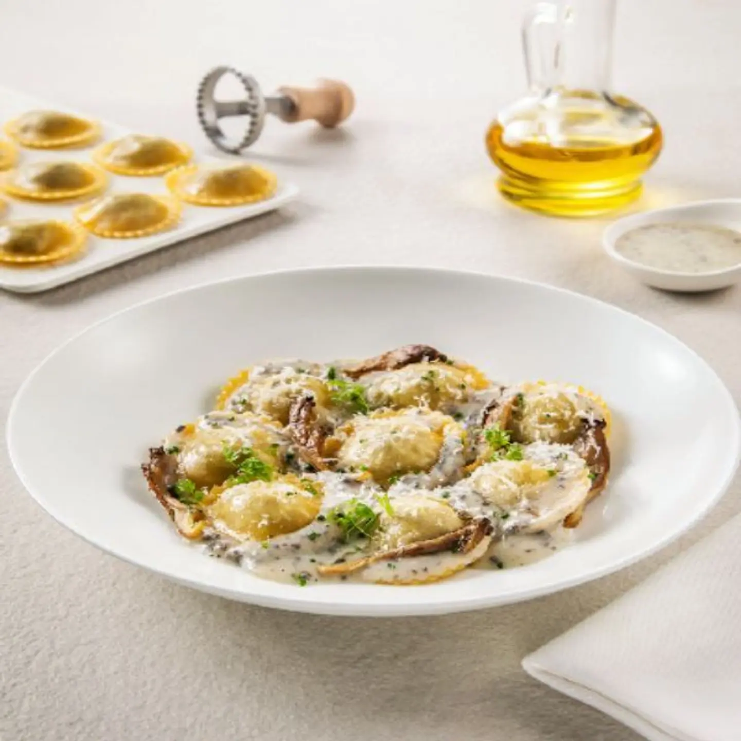 رافيولي ترافيل