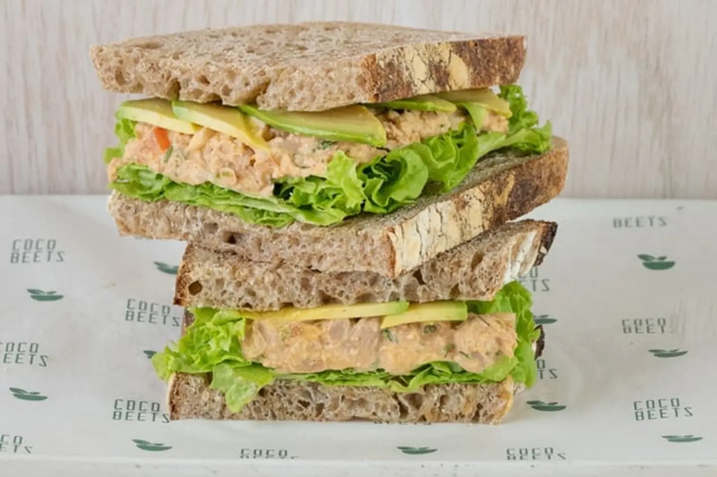 Avo Sriracha Tuna