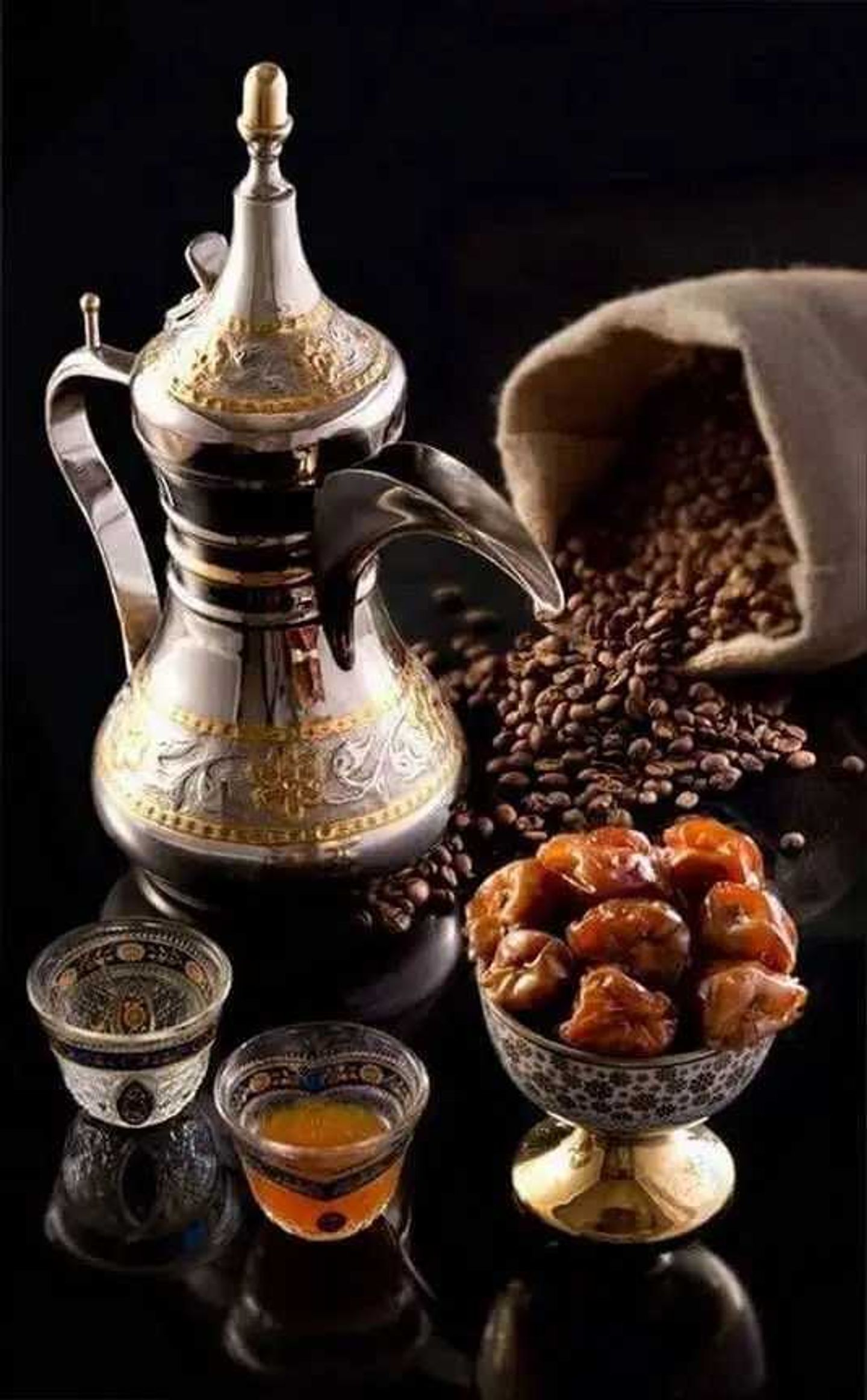 Luxurious Saudi Coffee + Dates