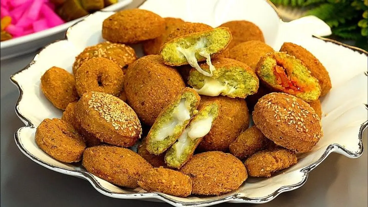 فلافل بالجبنه