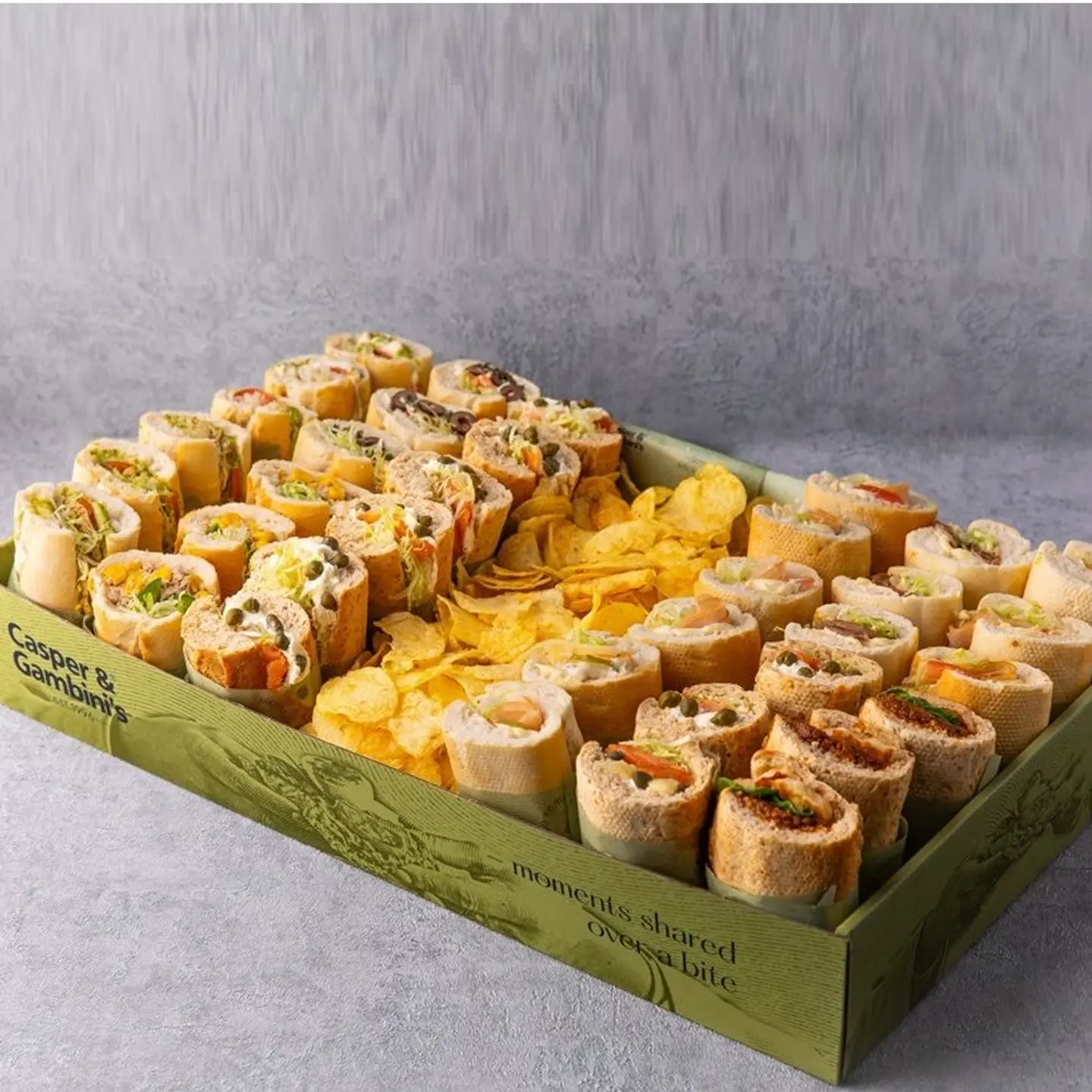 صندوق العيد 12 ساندويتشات