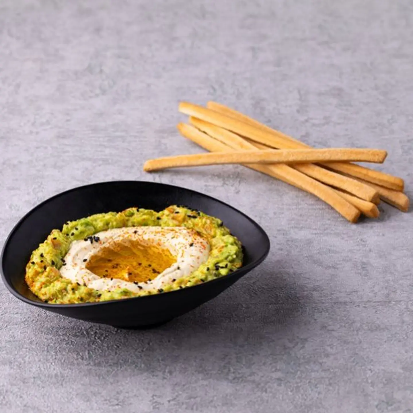 حمص و أفوكادو