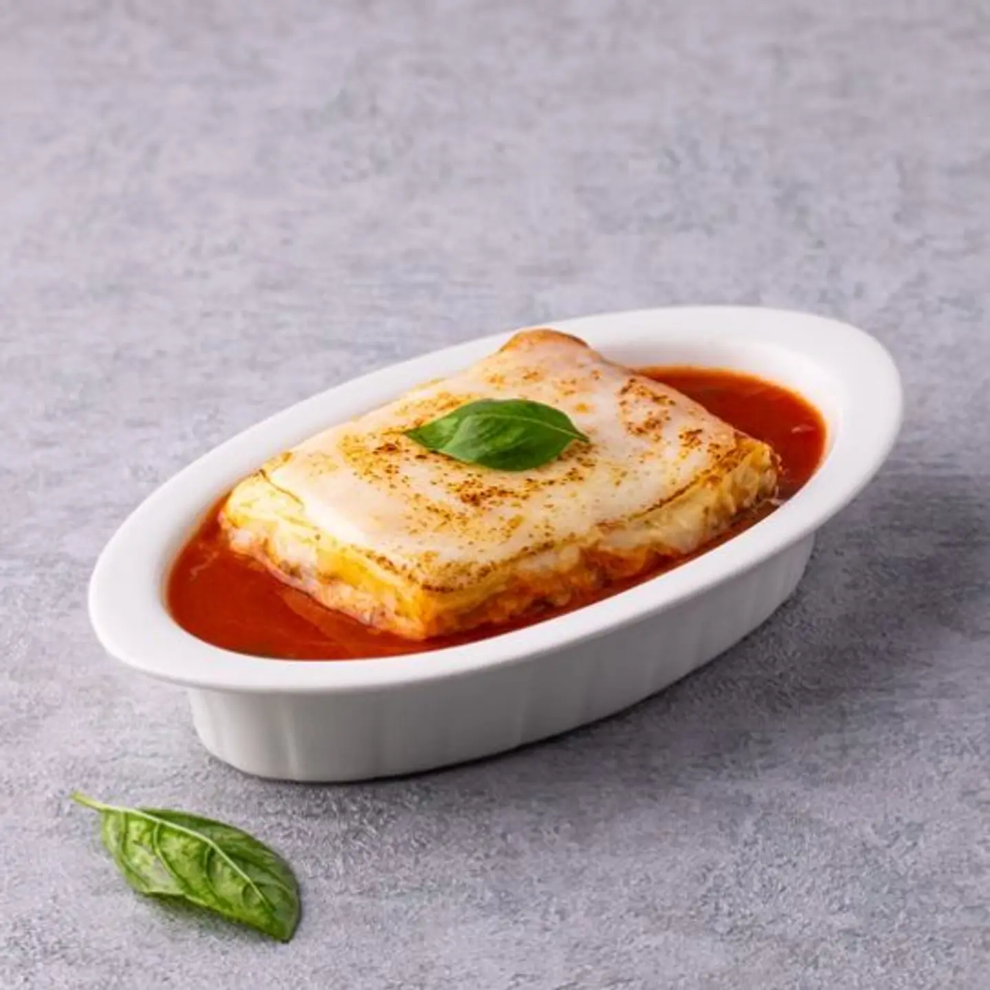 لازانيا بولونيز في الفرن