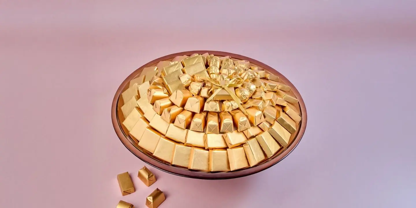 فازة شوكولا مغلف بني وسط