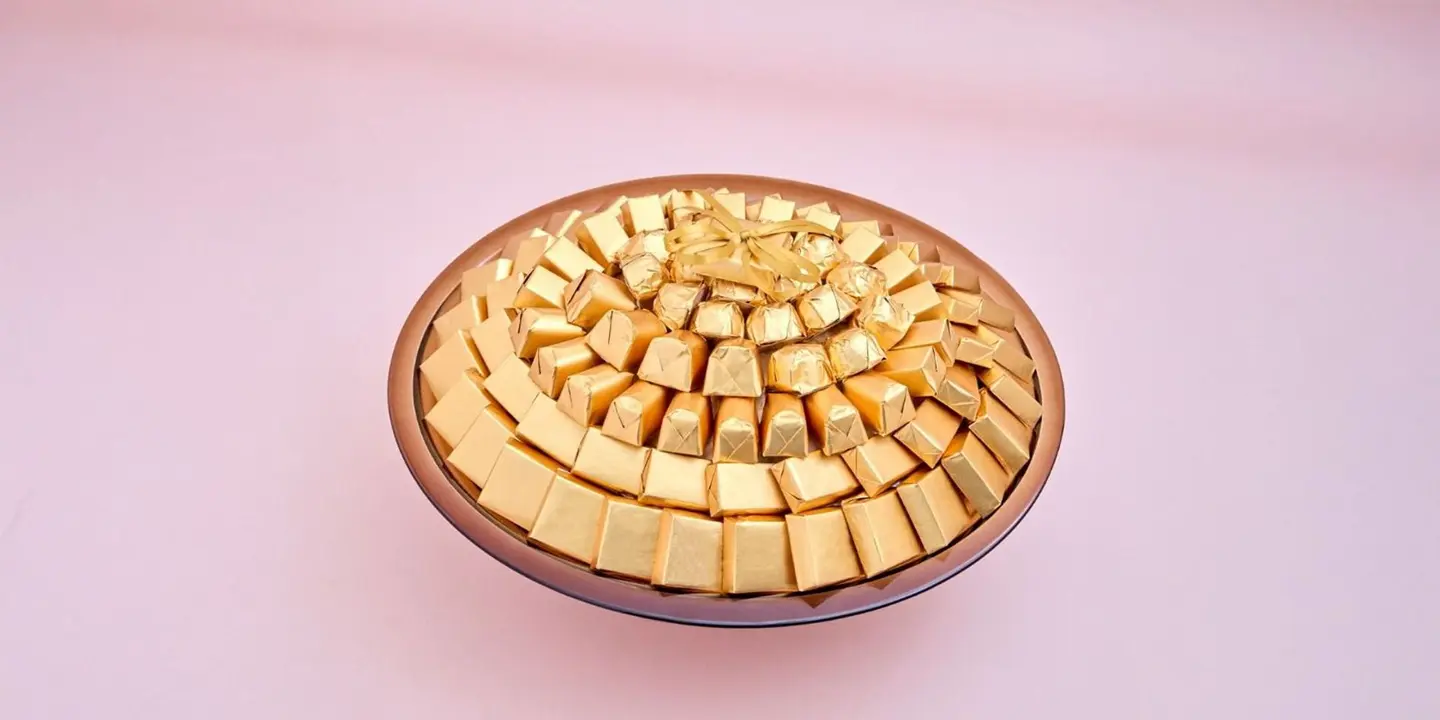 فازة شوكولا مغلف بني