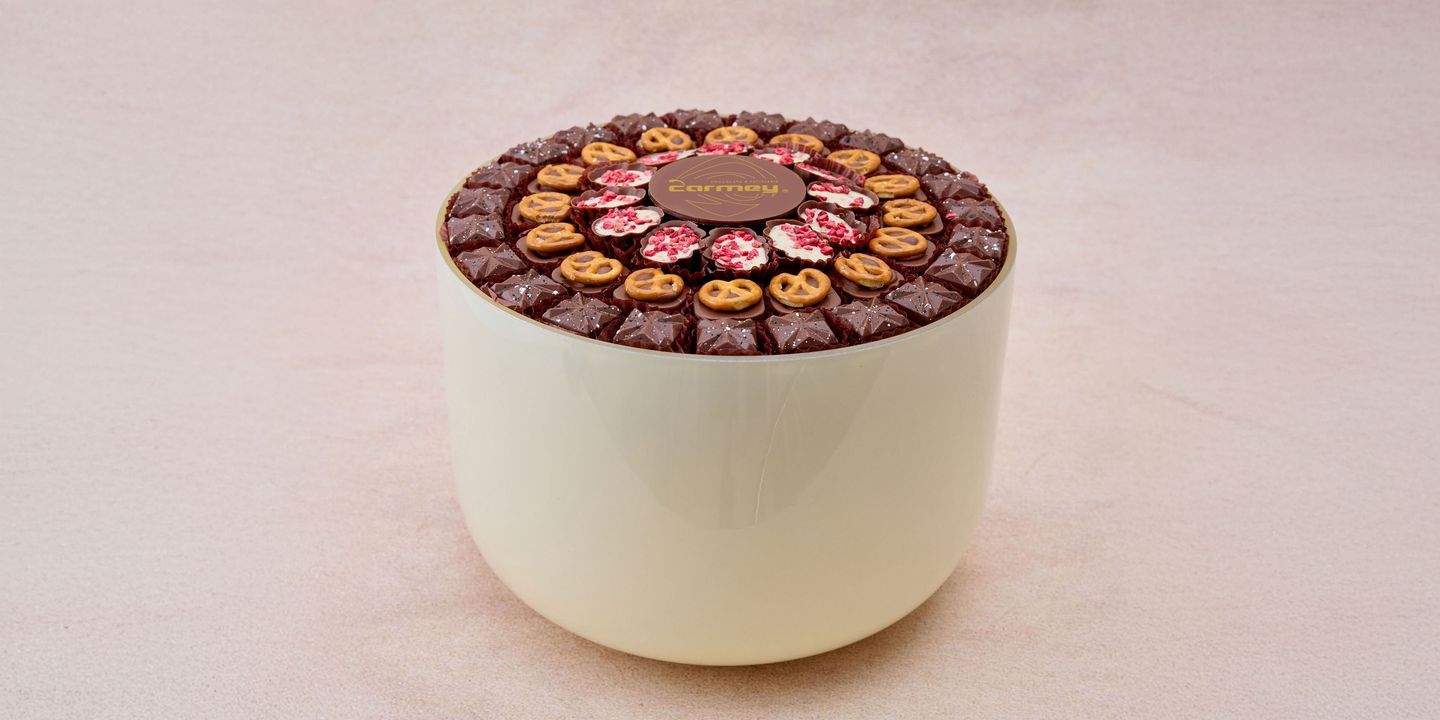 Eid Vase, White, Uncovered Chocolate