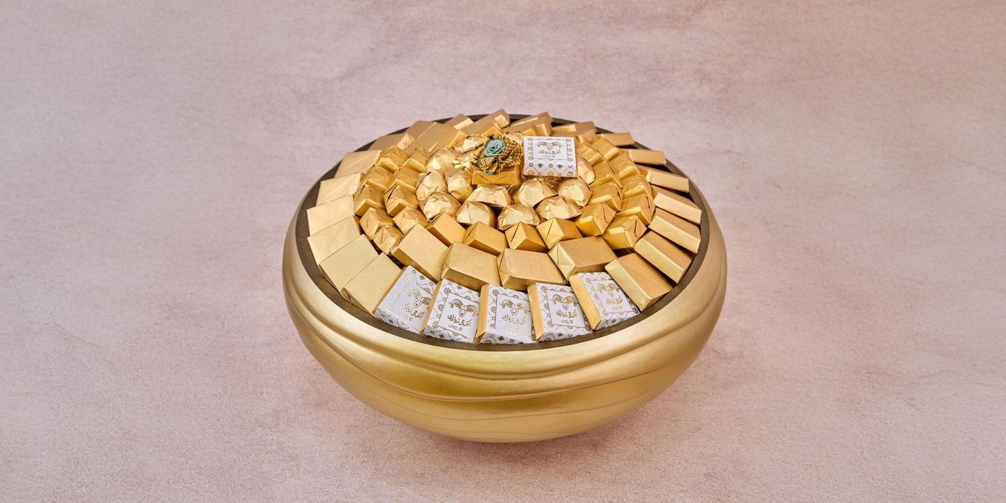 Eid Vase Chocolate Gold Wrapped Medium