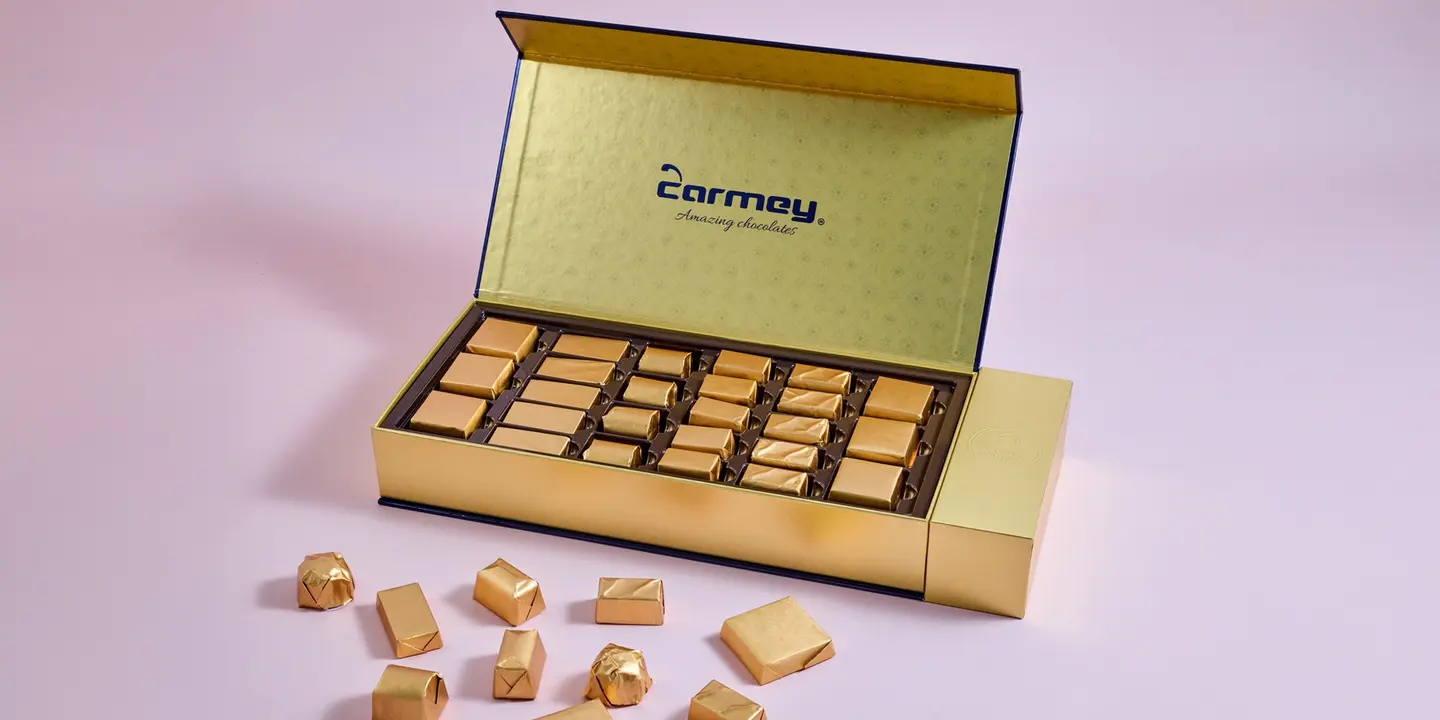 بوكس العيد شوكولا مغلف كومو وسط