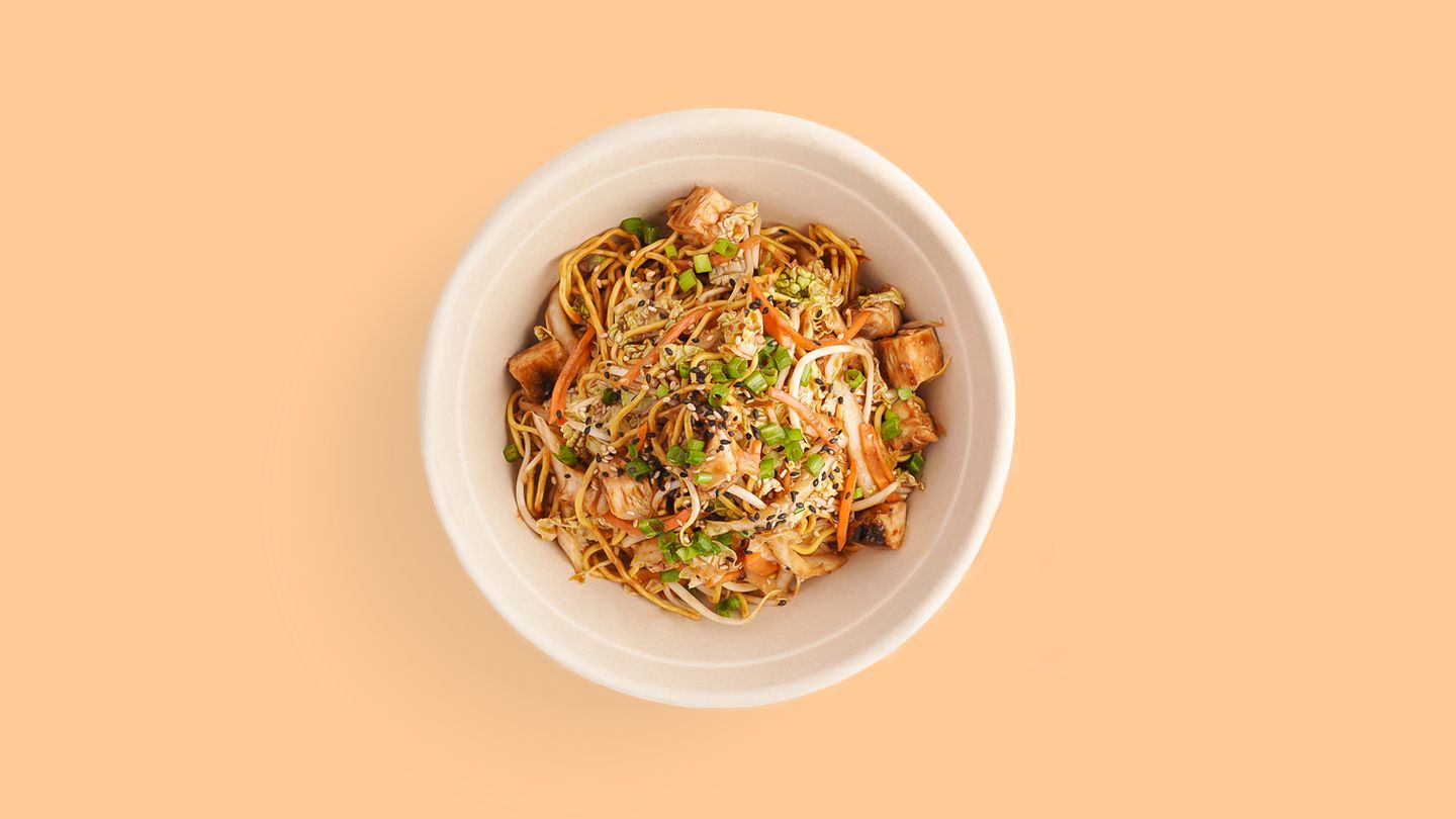 Korean Chicken Noodle Bowl 640 Kcal