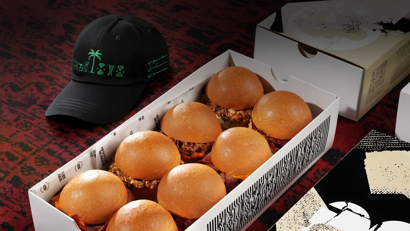Artisanal Sliders Box And National Day Cap