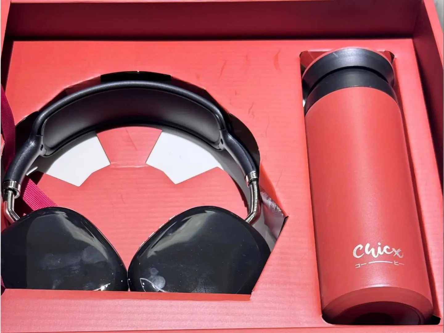 Chicx Gift Box Coffee Mug With Headphones Burgundy