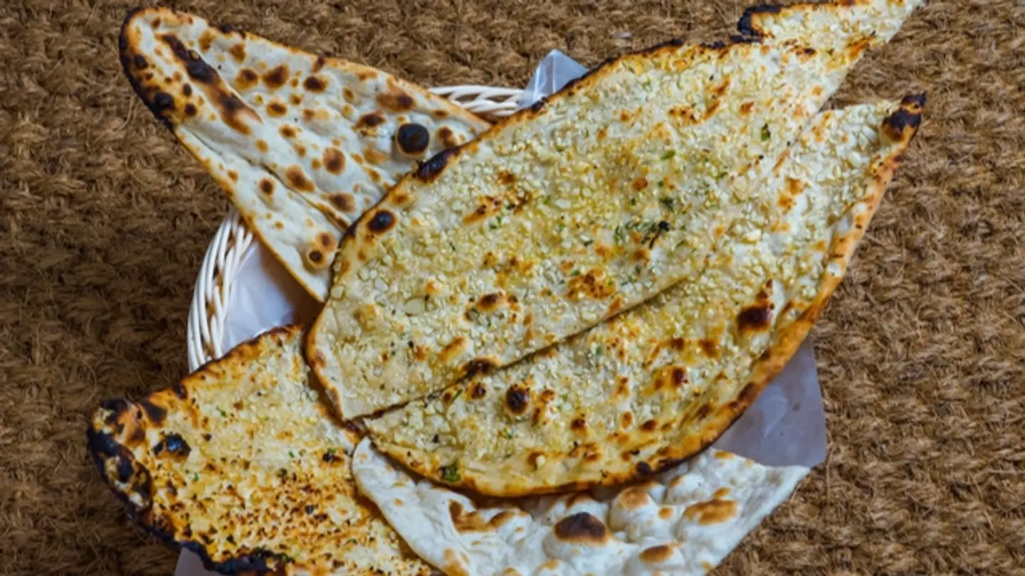 خبز نان بالثوم