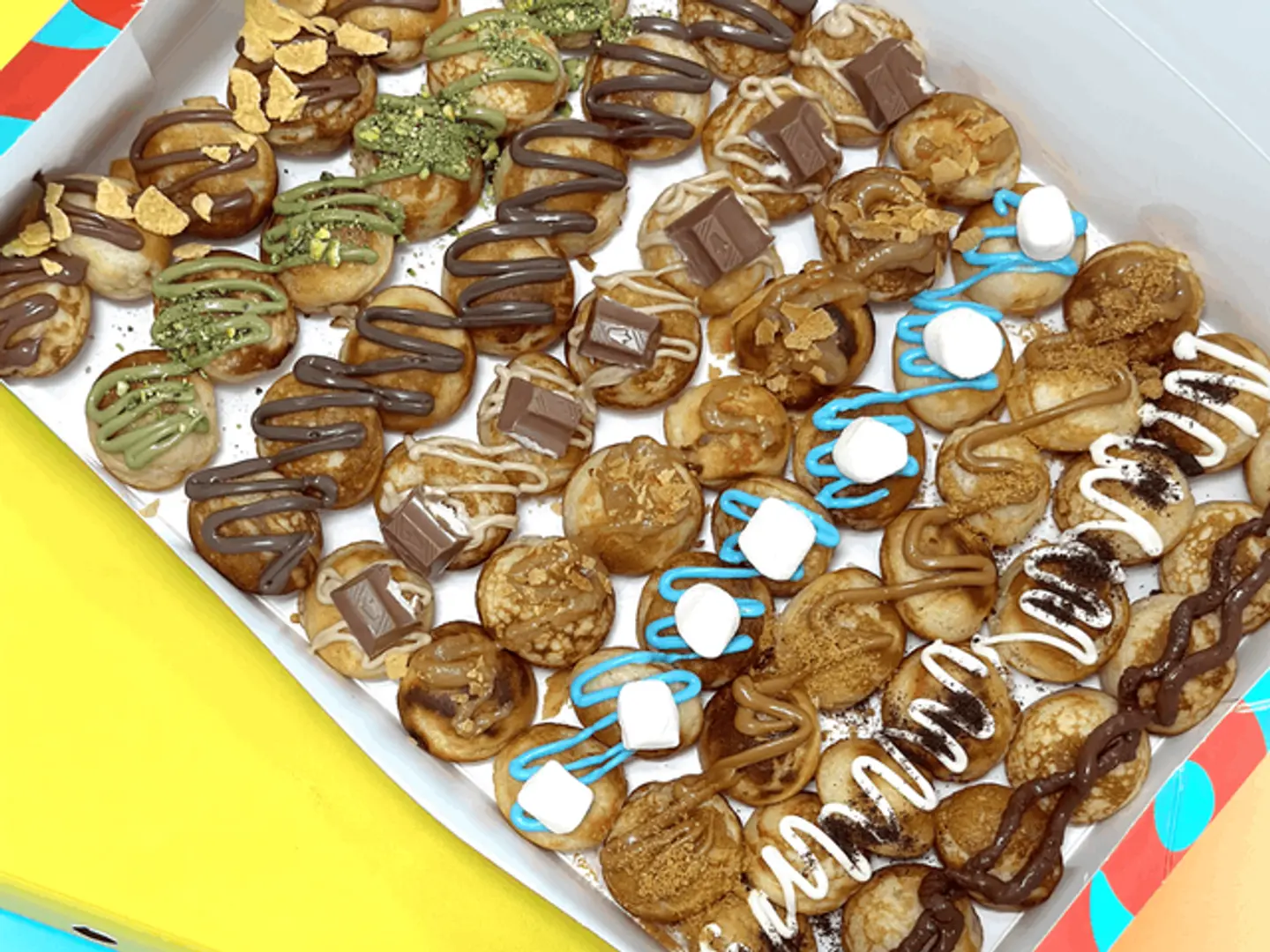 علبة ميني بانكيك (٦٣ قطعة)