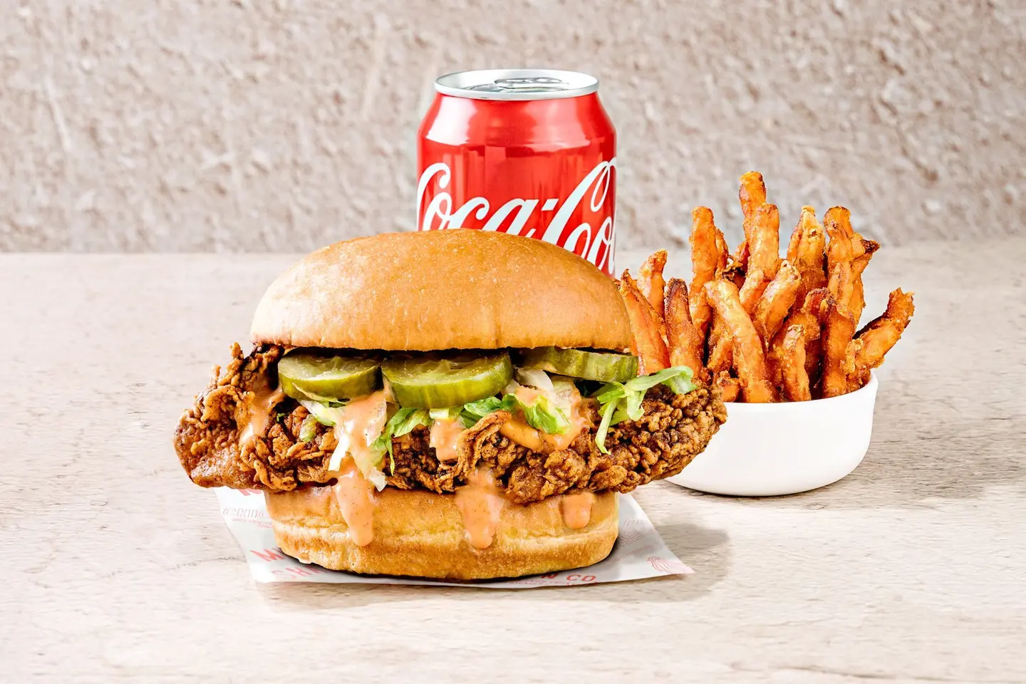 وجبة كلاسيك ساندويتش من ذا تشيك’ن كو