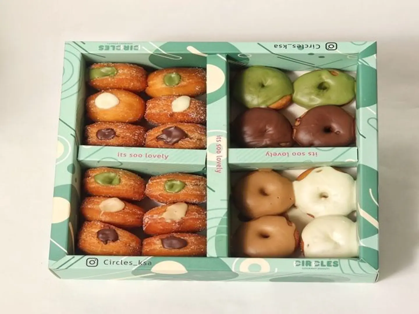 بوكس مكس (٨ حبات سقنتشر و ١٢ حبة ميني محشية)