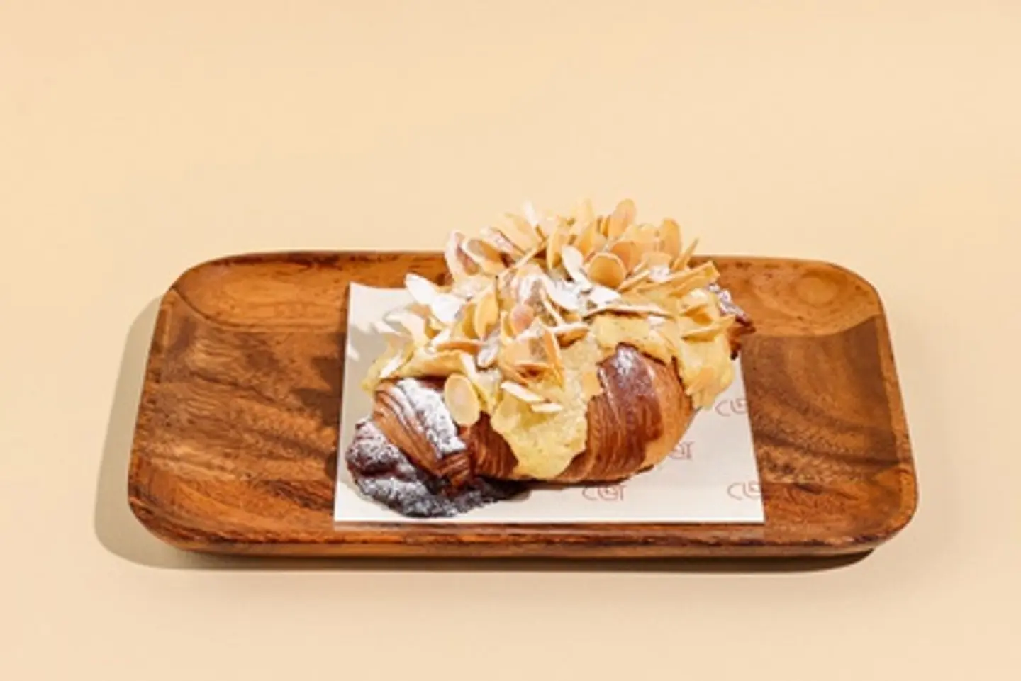 كرواسون اللوز