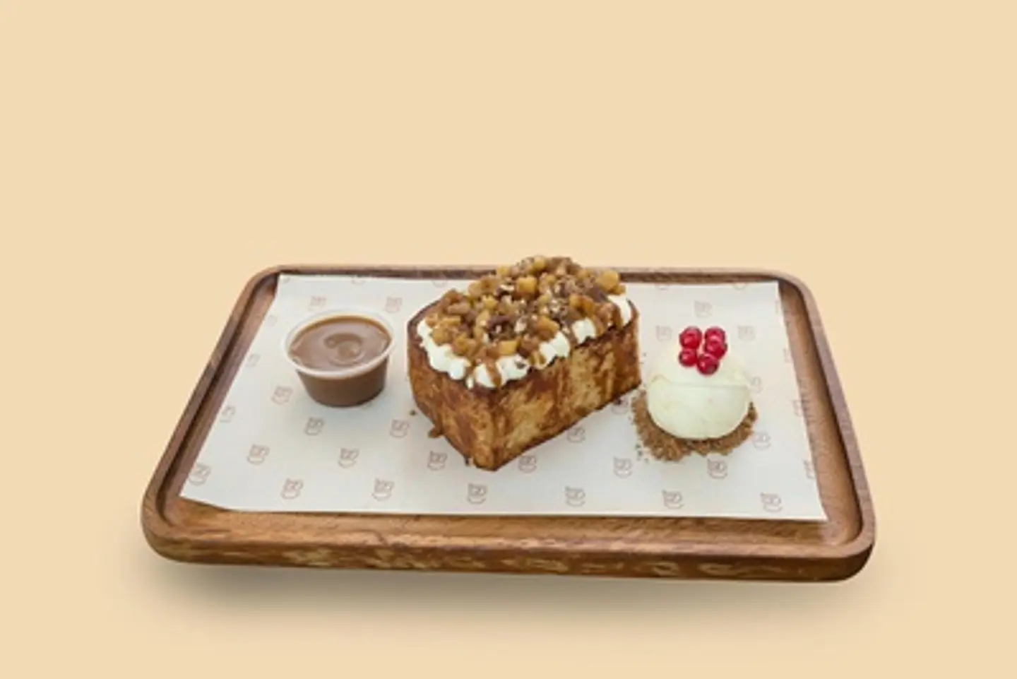 توست فرنسي بالتفاح الكراميل وجبنة الكريمة