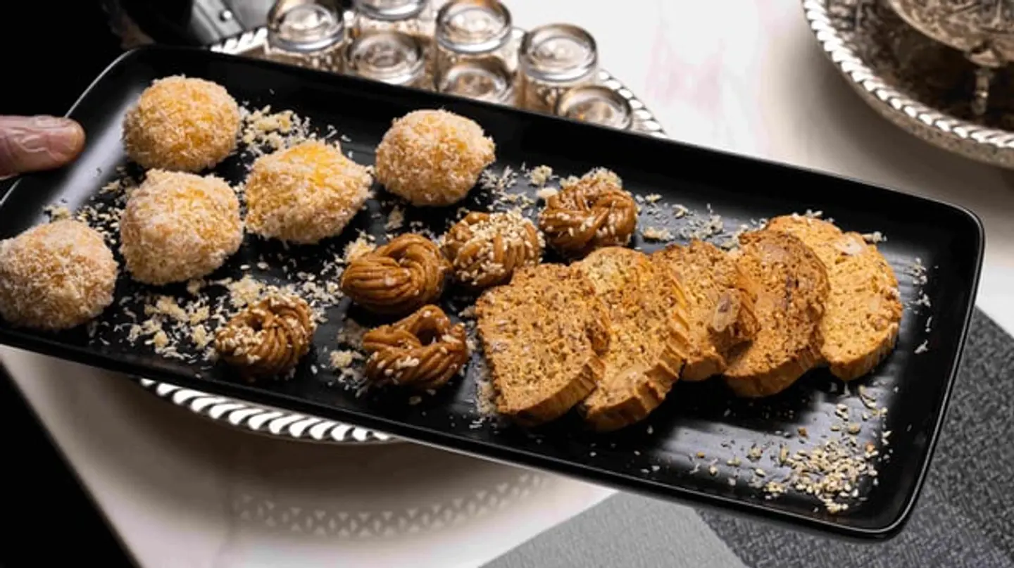 صحن مشكل حلويات